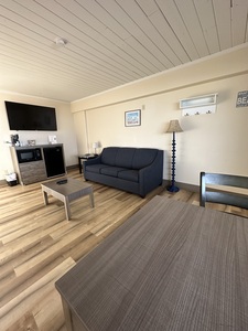 One Bedroom Suite w/ Sleeper Sofa, Ocean view Photo 4