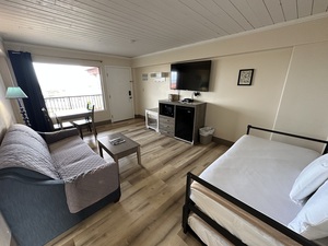 One Bedroom Suite w/ Sleeper Sofa, Trundle, Ocean View Photo 4