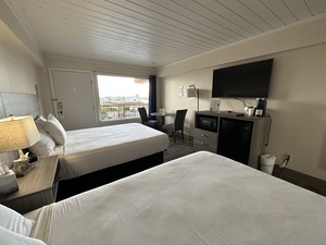Double Queen Room with Partial Ocean View Photo 2