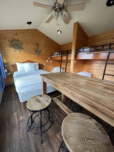 Bunkhouse Cabin Photo 2