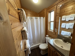 Bunkhouse Cabin Photo 6