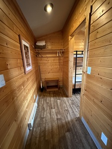Two Bedroom Cabin with Kitchen Photo 4