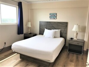One Bedroom Suite w/ Sleeper Sofa and Ocean view Photo 1