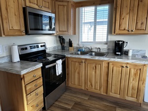 One Bedroom Family Cabin with Kitchen Photo 5